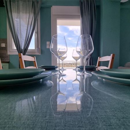 Tararas Apartments Неа Миханиона Стая снимка