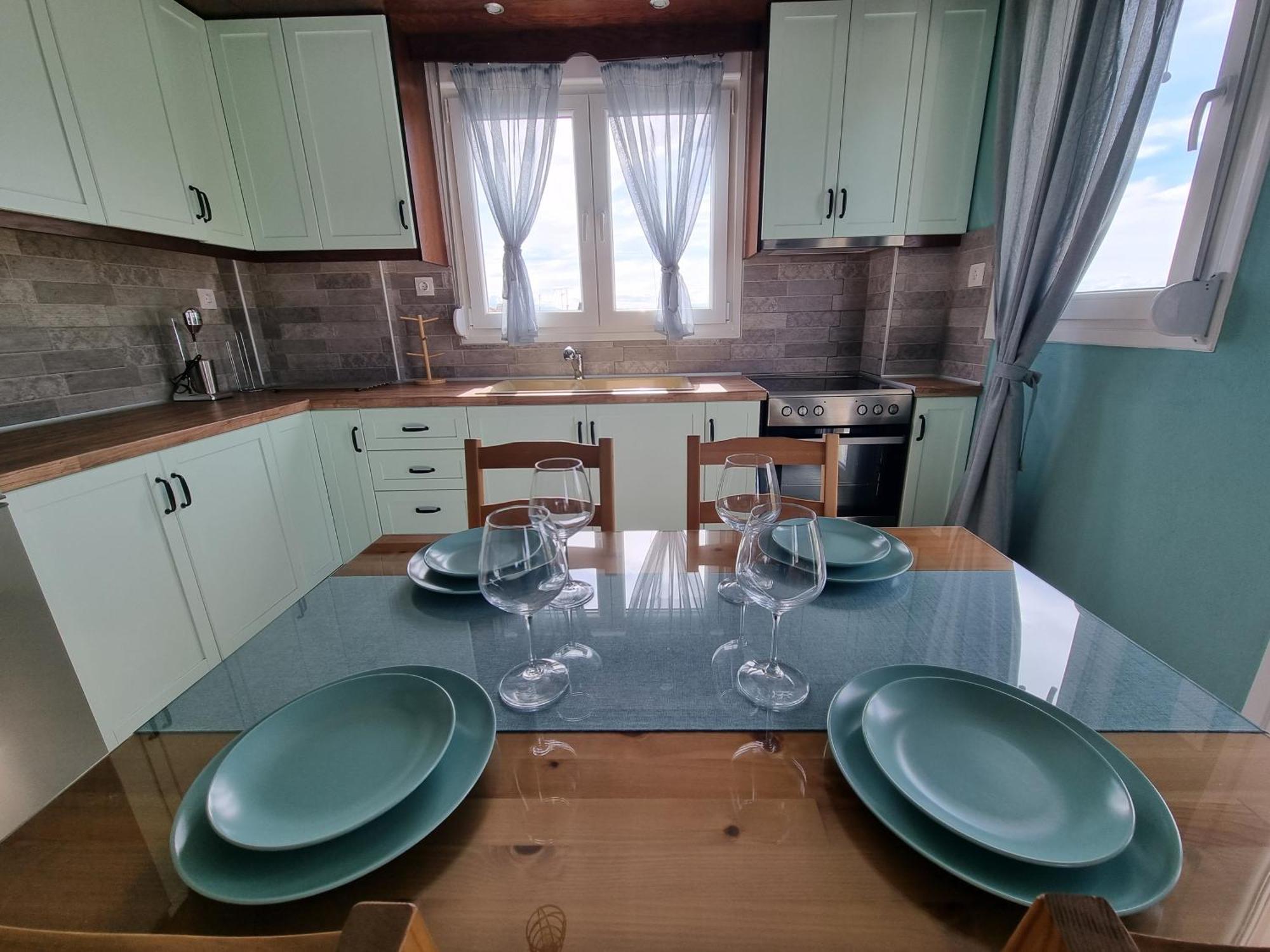 Tararas Apartments Неа Миханиона Стая снимка